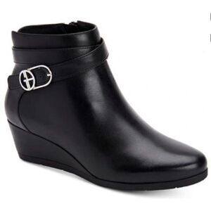 Giani Bernini Wedge Boots Size 9.5 Memory Foam Black Faux Leather Ankle Booties